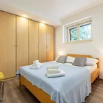 Josko - Combine Parking&beach&old Town
