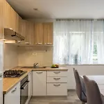 Josko - Combine Parking&beach&old Town * Split