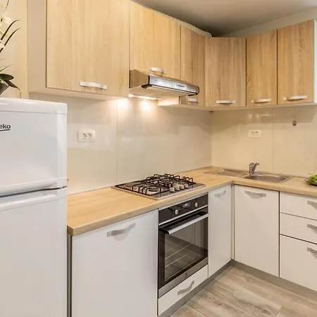 Διαμέρισμα Josko - Combine Parking&beach&old Town *