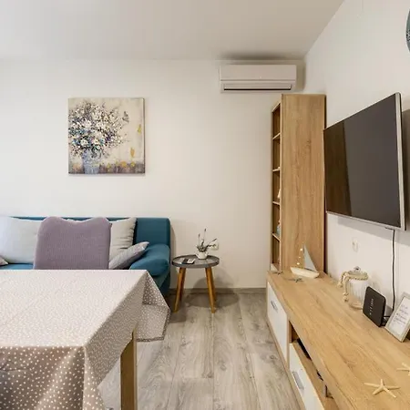 Josko - Combine Parking&beach&old Town